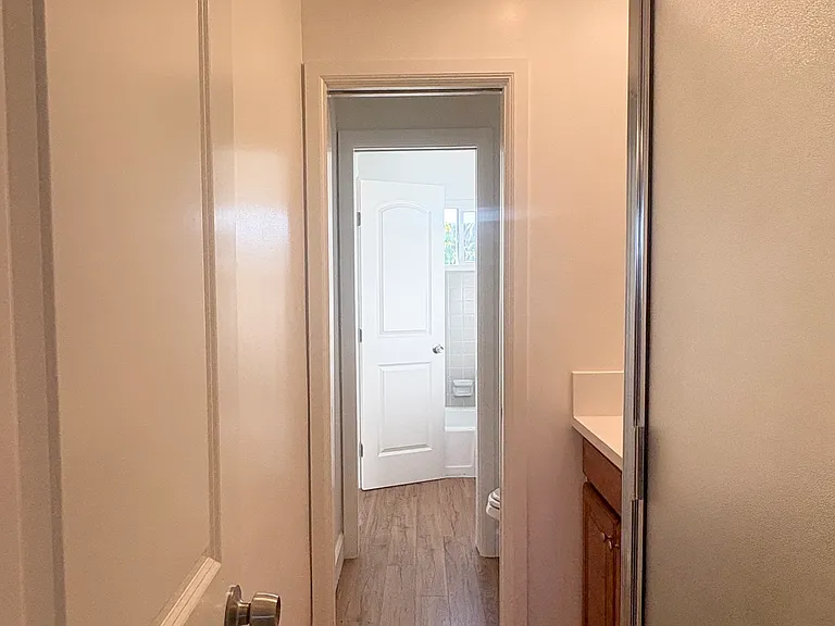 Apollo Apartments — Photo 10