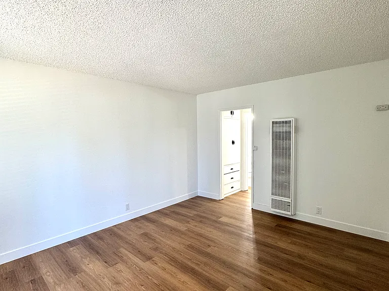 3301 E Wilton St #4 — Photo 6