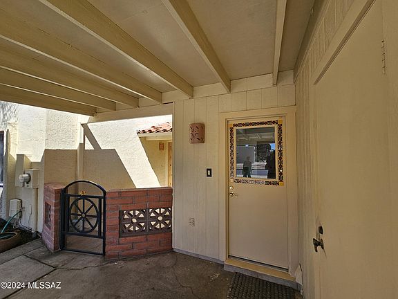 2nd image of 315 N Calle Del Chancero