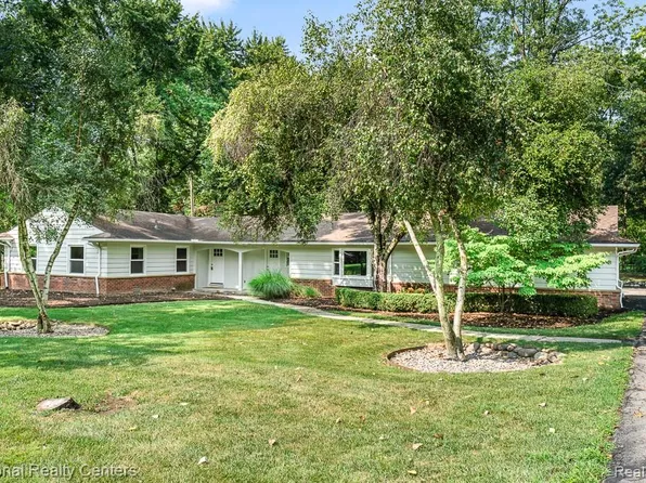 144 W Maryknoll Rd, Rochester Hills, MI 48309
