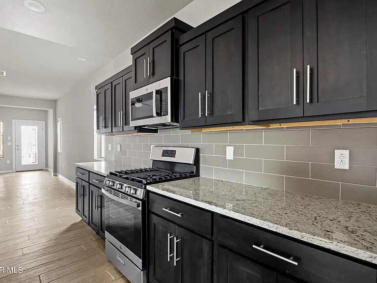 348 San Jose Ct — Photo 9