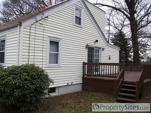 2nd image of 40 Marconi St