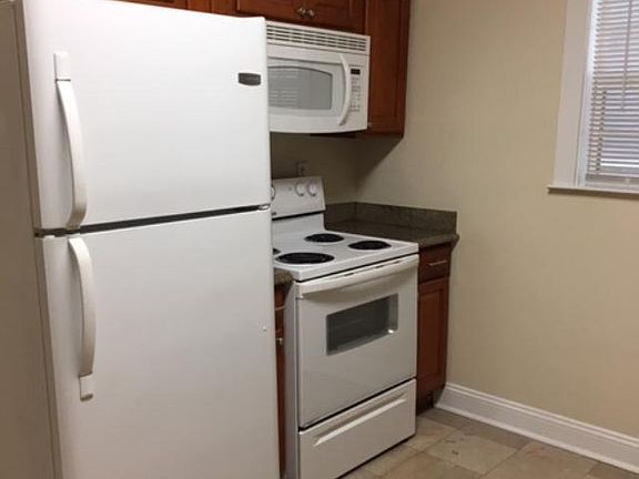 4th image of 1130 Arabella St
