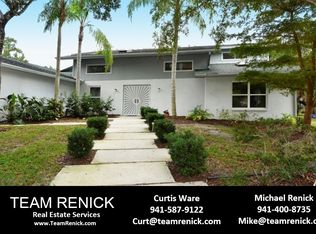 332 Whispering Oaks Ct, Sarasota, FL 34232