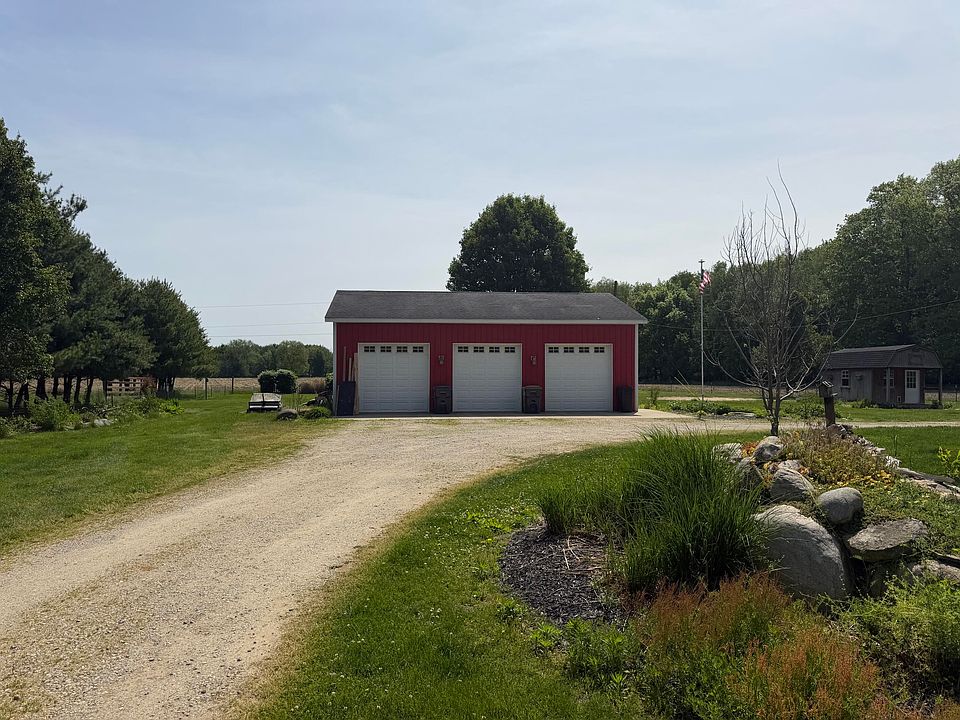 2nd image of 37719 Paw Paw Rd