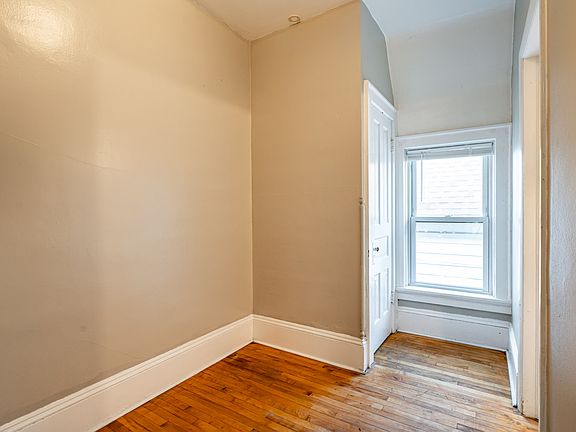 5th image of 1500 W Dakota St #3
