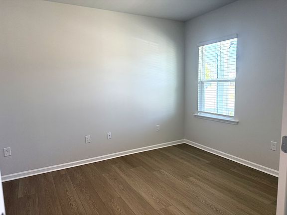4th image of 224 Bridle Brook Way