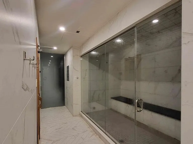 801 King St W #827 — Photo 13