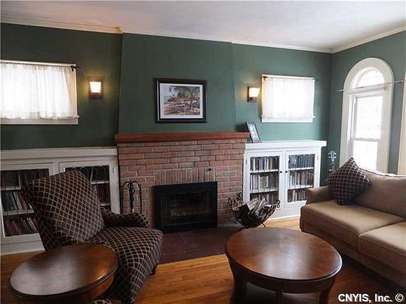 3rd image of 204 Crawford Ave