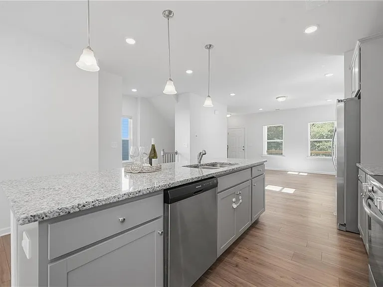 1670 Eagle Dr — Photo 16