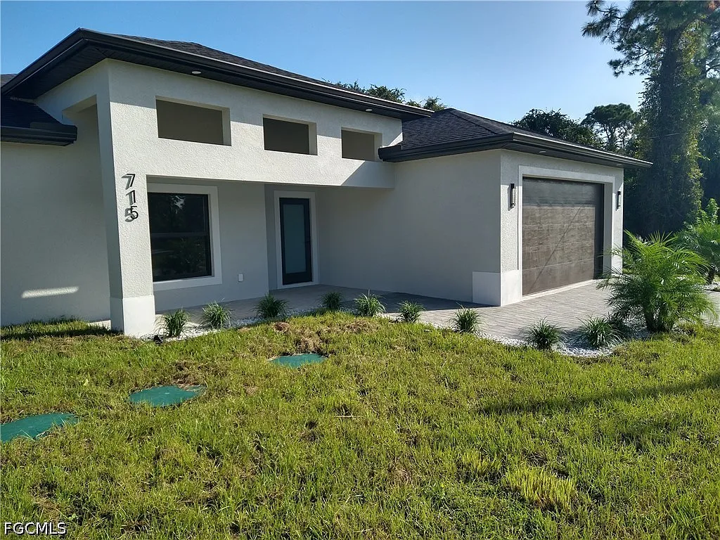 4 bed, 3.0 bath, 1719 sqft, $2,250 — Photo 3