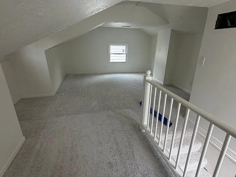 3229 Kirby Ave — Photo 10