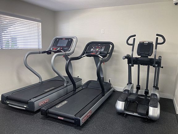 3rd image of 18355 Collins St APT 204