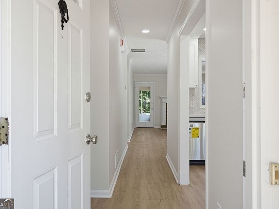 5th image of 1299 Whitlock Ridge Dr SW