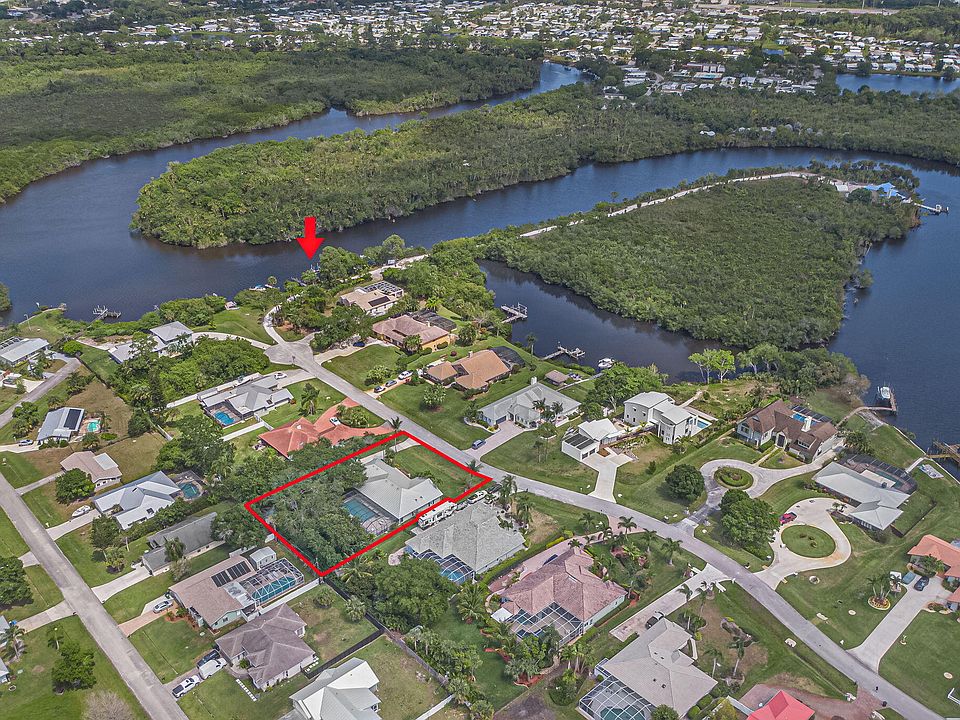 1st image of 626 SE Hidden River Drive