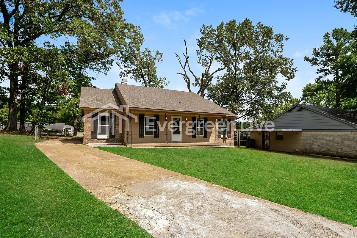 Building Photo - 4998 Penwood Cv