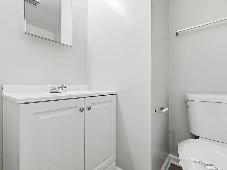 The Cedars Apartment Homes — Photo 38