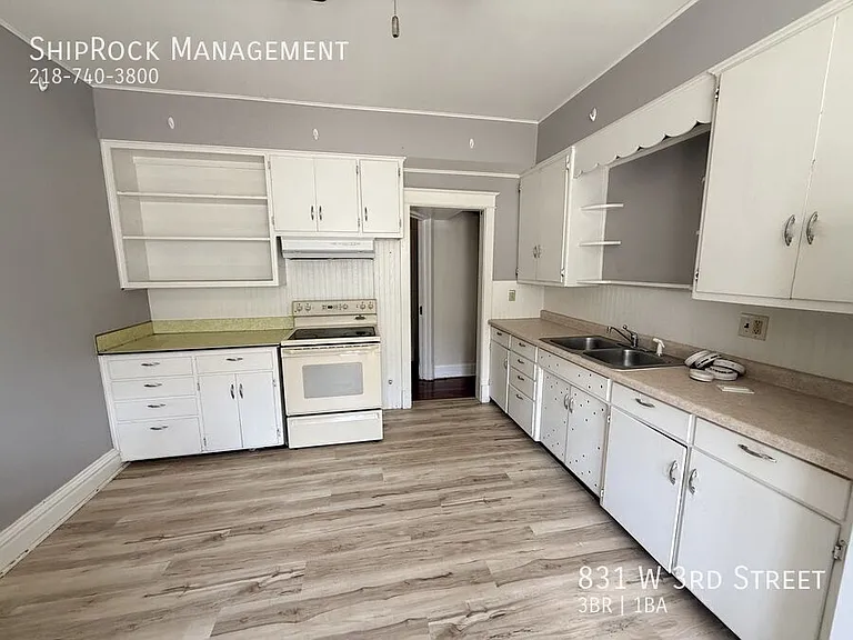 831 W 3rd St — Photo 14