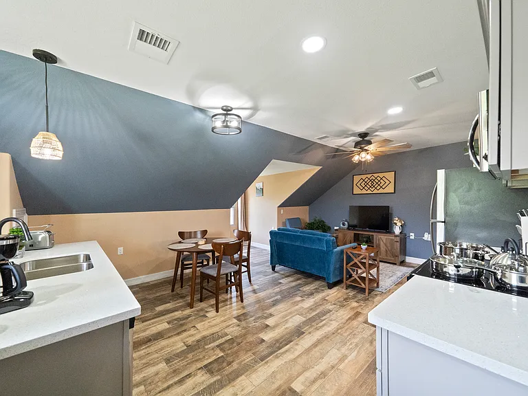 8123 Holiday Ln #B — Photo 18