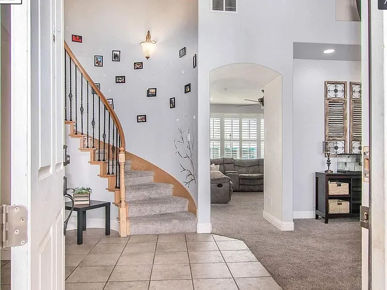 2380 Fernwood Ln — Photo 2