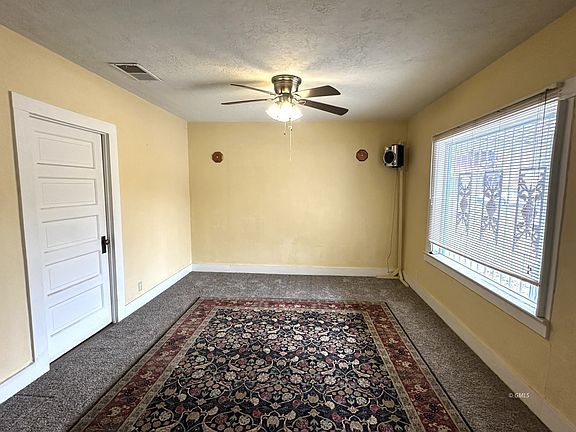 4th image of 604 S Fegan St