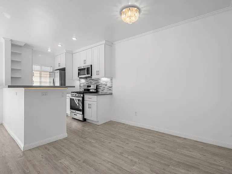 4837 W 18th St — Photo 10
