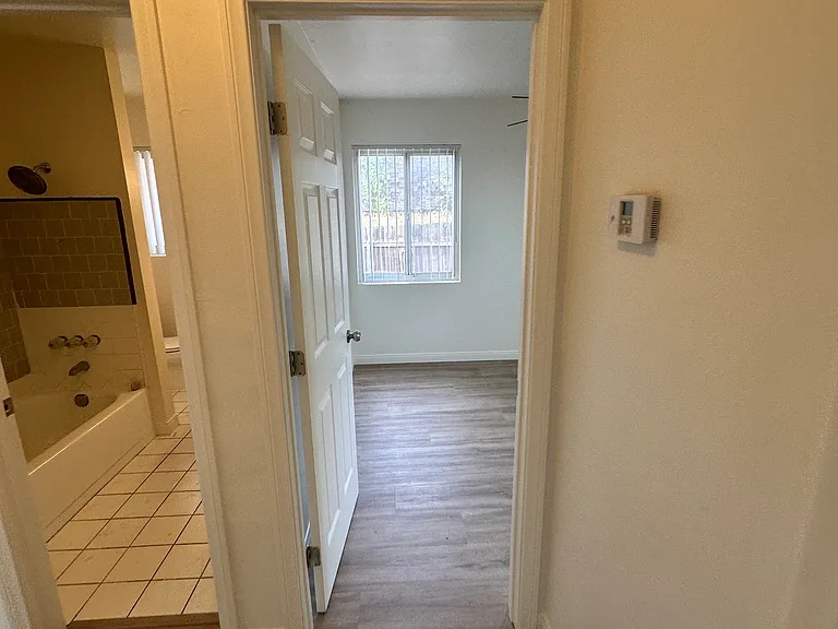 8704 Lind Vern Ct #8704 — Photo 3