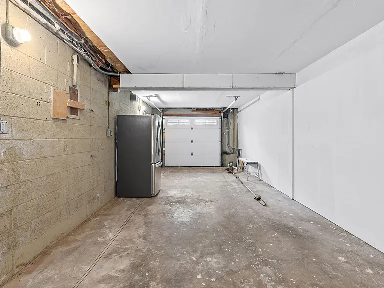 1543 Estee Ave — Photo 29