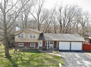 330 Sherwood Dr, Glen Carbon, IL