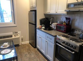 41 S Clinton Ave APT 9, Bay Shore, NY 11706