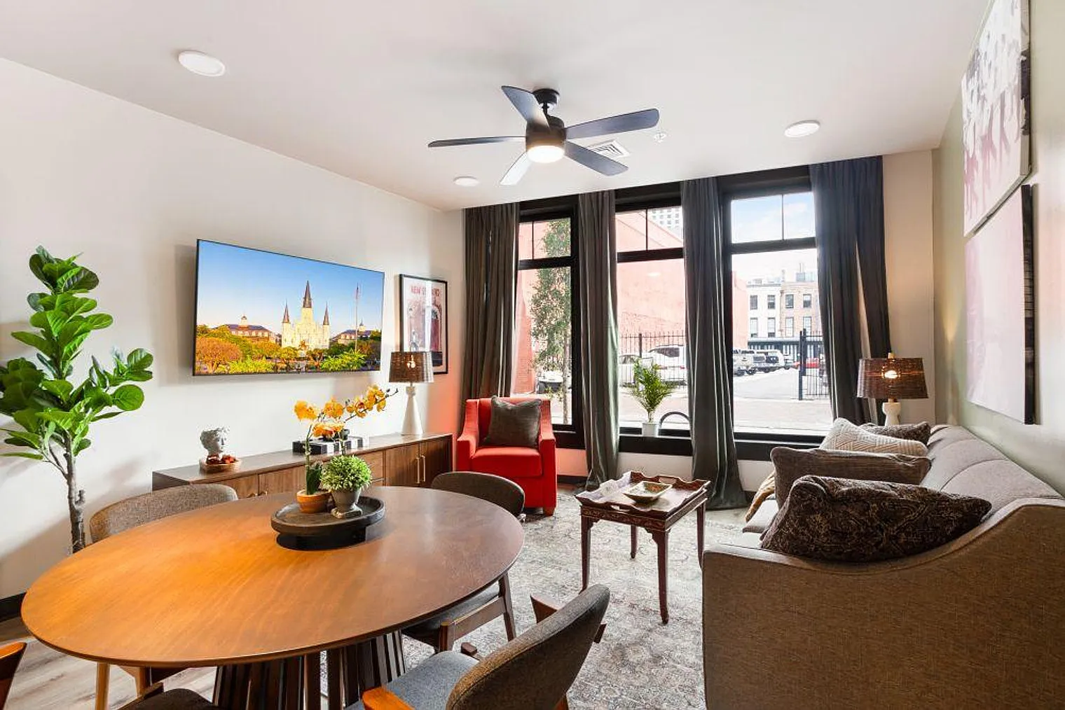2 bed, 1.0 bath, 904 sqft, $6,123 — Photo 1