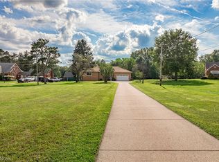 5102 W Mill Rd, Broadview Heights, OH 44147
