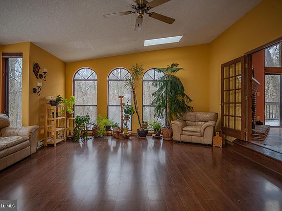 3rd image of 734 Walden Rd