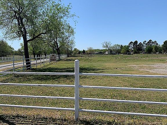3rd image of 15215 Skyline Dr