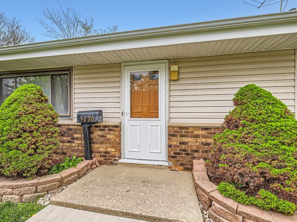 3020 Lee St, Melrose Park, IL 60164