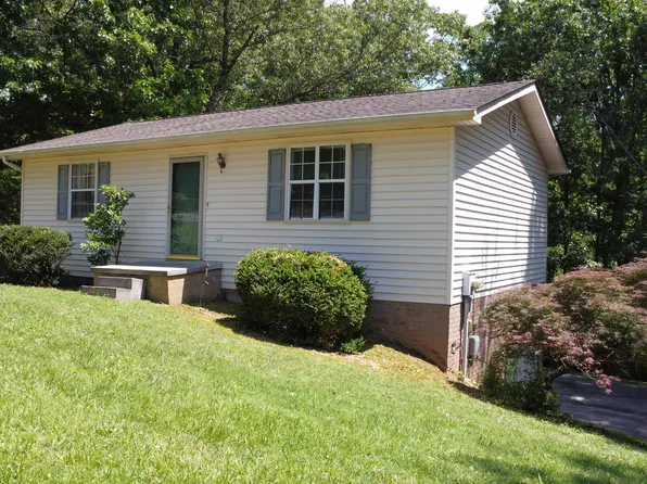 1836 Hill Trail Dr, Morristown, TN 37814
