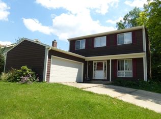 470 Laura Ct, Naperville, IL 60563