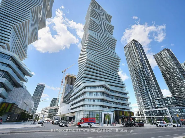 3900 Confederation Pkwy #5707, Mississauga, ON L5B 0M3
