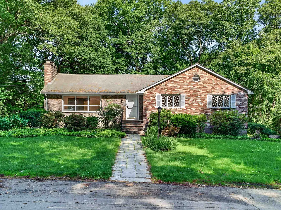 30 Fairbanks Rd