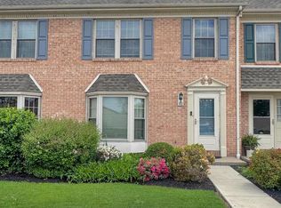103 Hollytree Ct, Pottstown, PA 19464