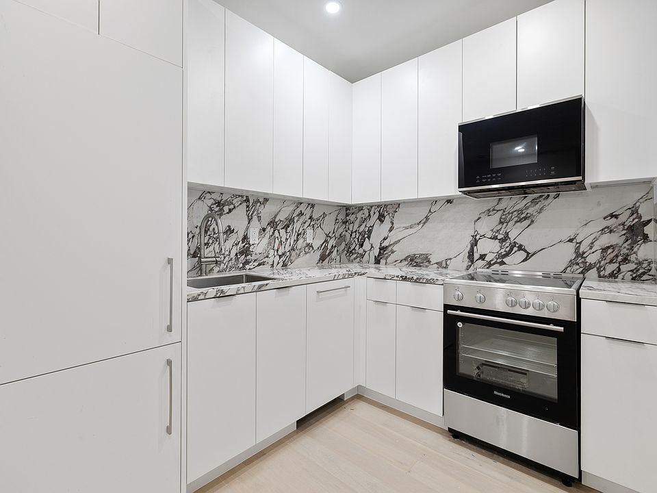 1st image of 300 W 21st St APT 37