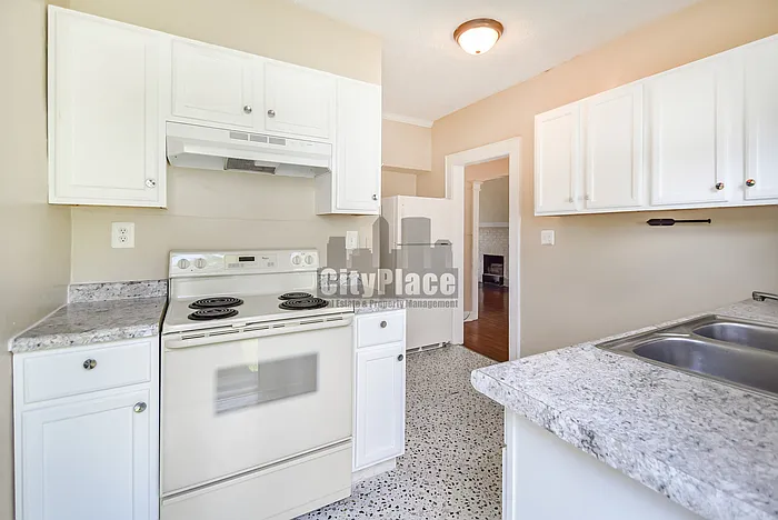 728 E 34th St — Photo 15