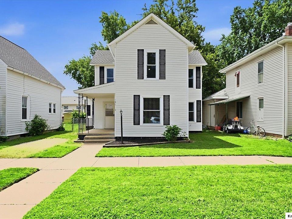 1st image of 620 1/2 W Gambier St