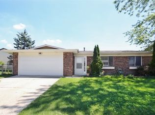 6661 Foxtree Ave, Woodridge, IL