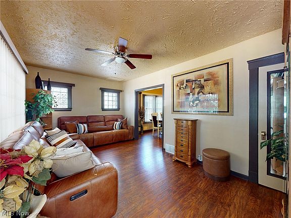 5th image of 3073 W 116th St
