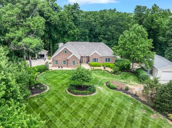 45 Oak Creek Dr, Moscow Mills, MO 63362