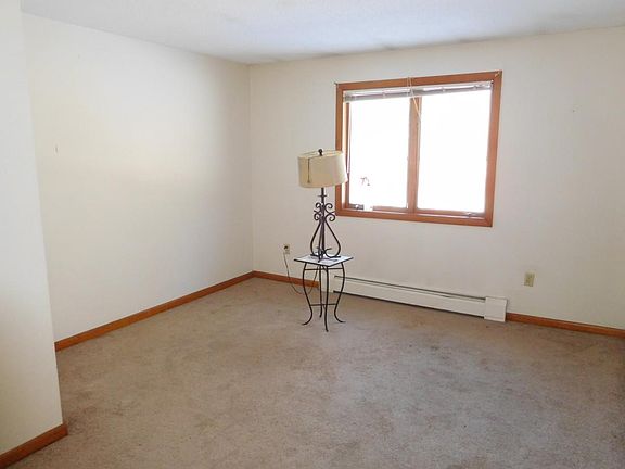spare bedroom