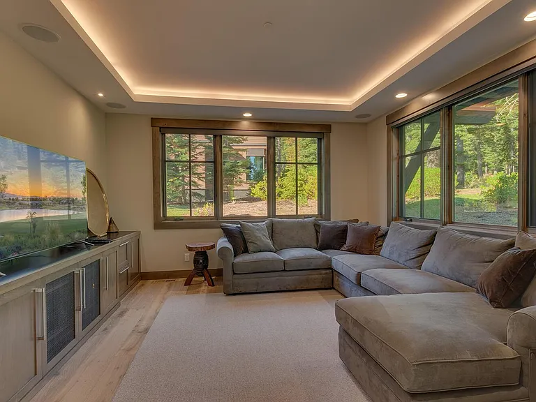 10562 Glenbrook Ct — Photo 12
