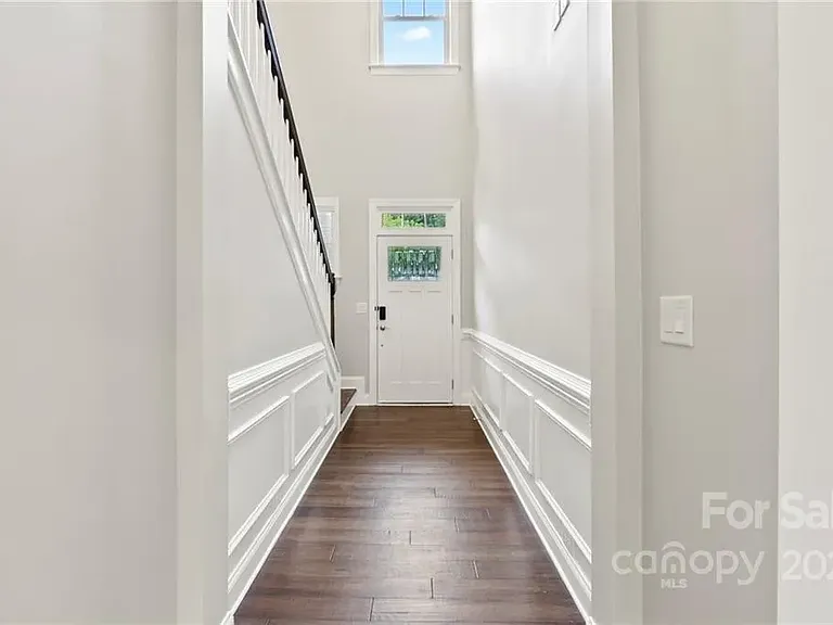 733 Herrin Ave — Photo 3