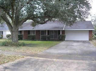 900 Cherrydale St, Lake Charles, LA 70607